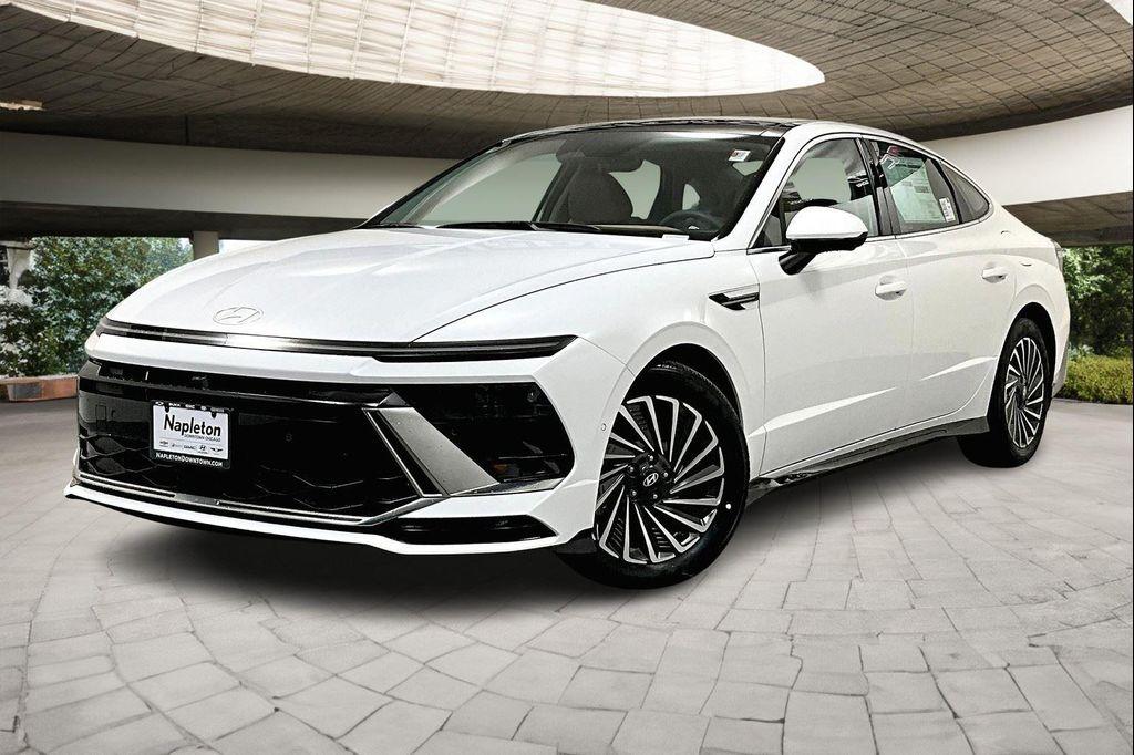 used 2025 Hyundai Sonata Hybrid car, priced at $31,887