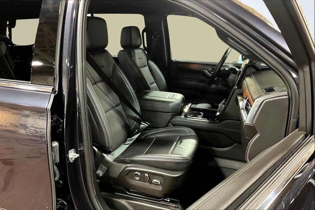 used 2025 GMC Yukon car, priced at $73,790