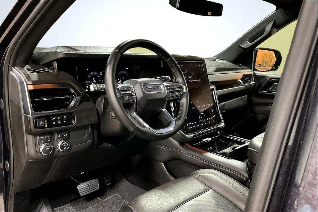 used 2025 GMC Yukon car, priced at $73,790