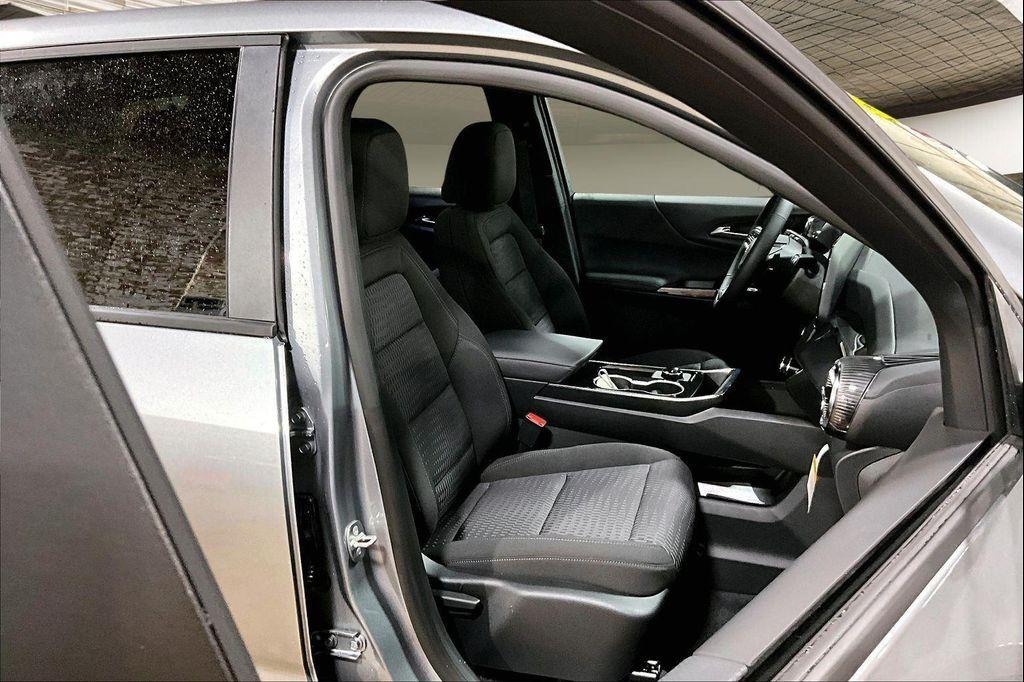 new 2026 Chevrolet Equinox car, priced at $29,830