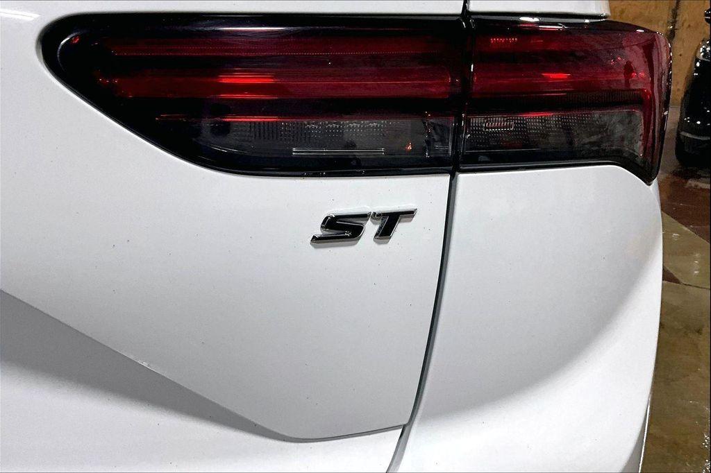 used 2022 Buick Envision car, priced at $23,951