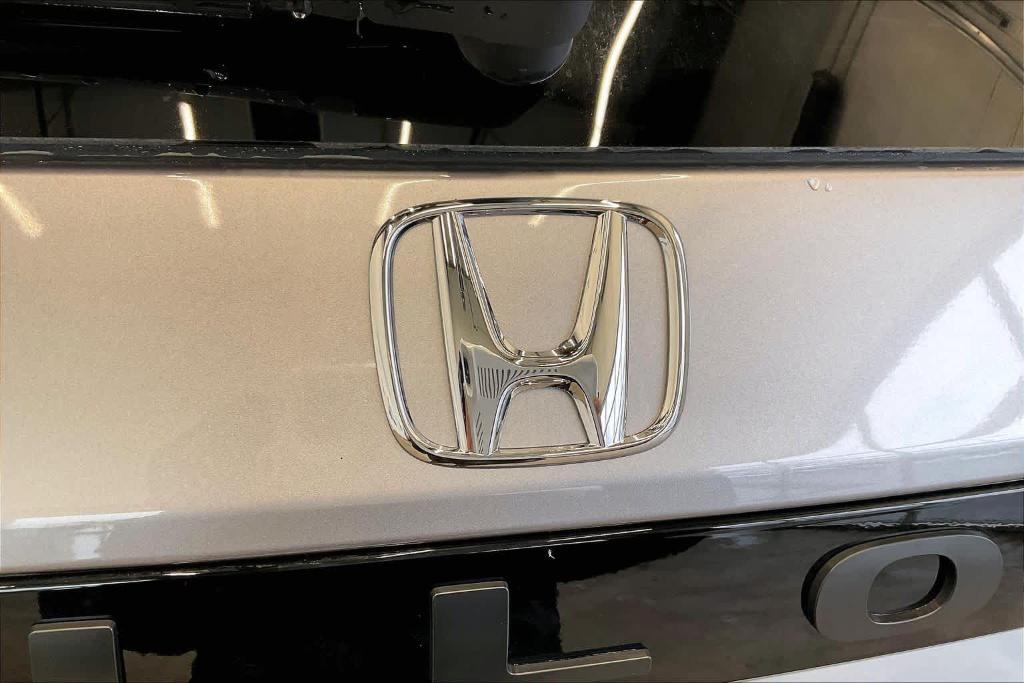 new 2025 Honda Pilot car, priced at $50,895