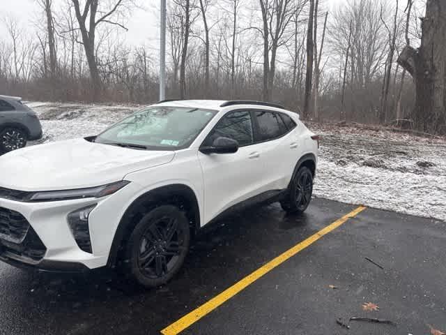 used 2025 Chevrolet Trax car, priced at $22,843