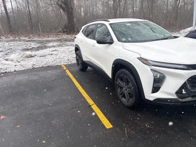 used 2025 Chevrolet Trax car, priced at $22,843