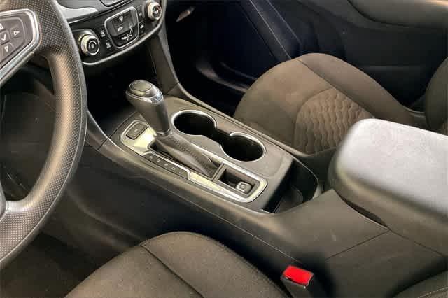 used 2021 Chevrolet Equinox car, priced at $18,427