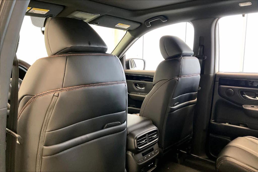 new 2025 Honda Pilot car, priced at $51,350