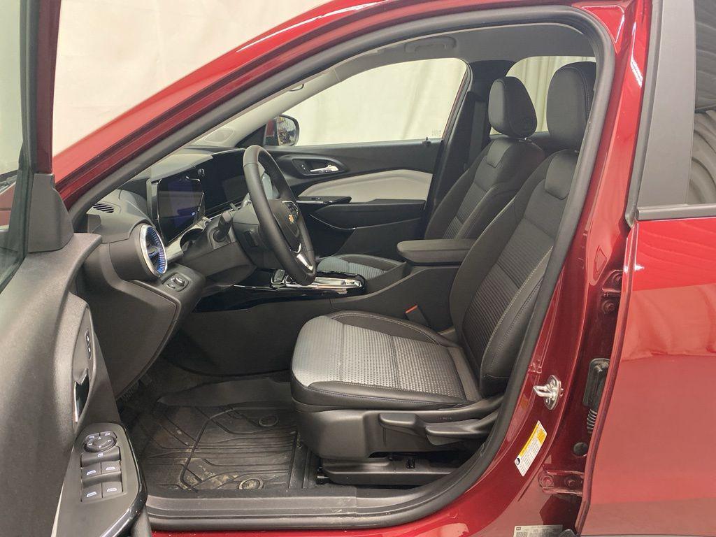 used 2025 Chevrolet Trax car, priced at $21,900