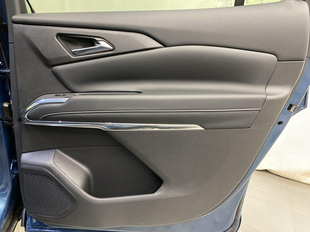 new 2026 Chevrolet Traverse car, priced at $48,165