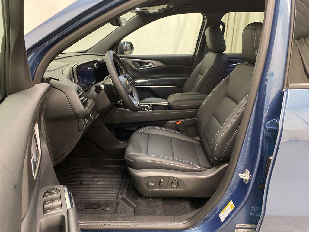 new 2026 Chevrolet Traverse car, priced at $48,165