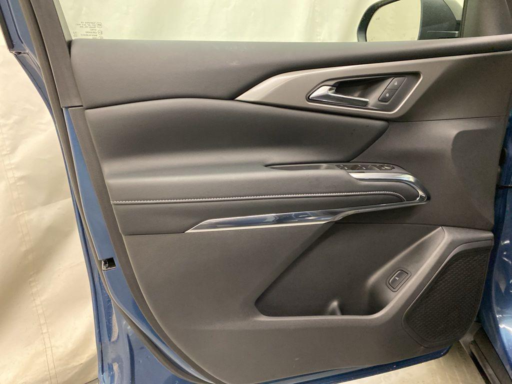 new 2026 Chevrolet Traverse car, priced at $48,165