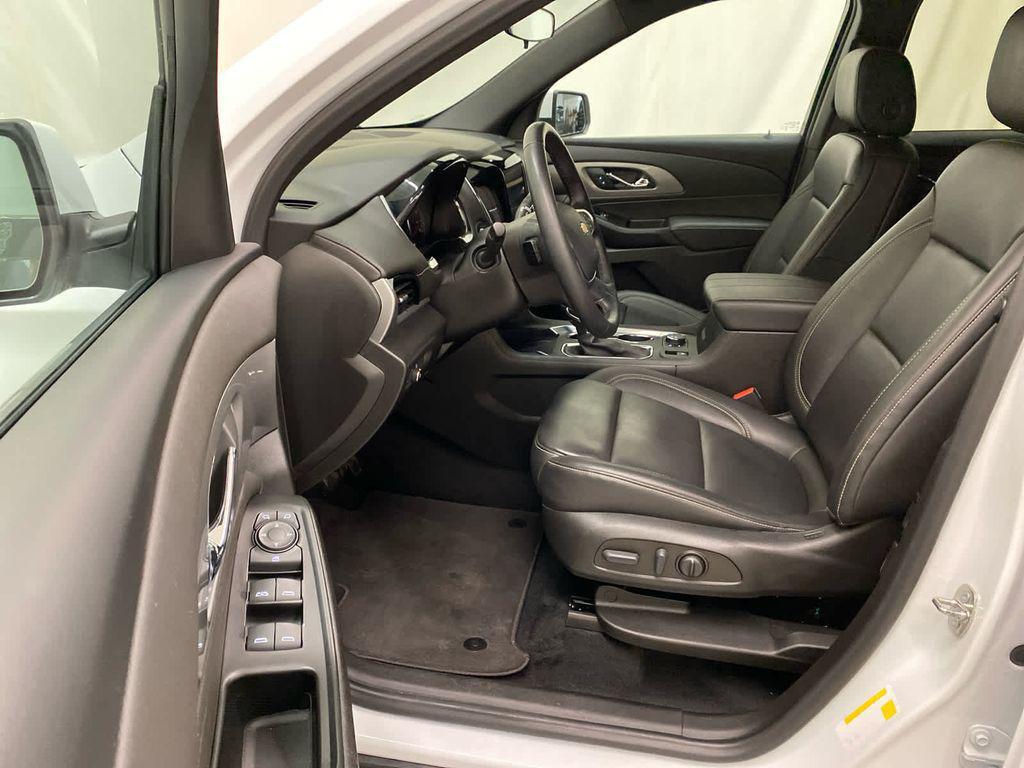 used 2023 Chevrolet Traverse car, priced at $27,950