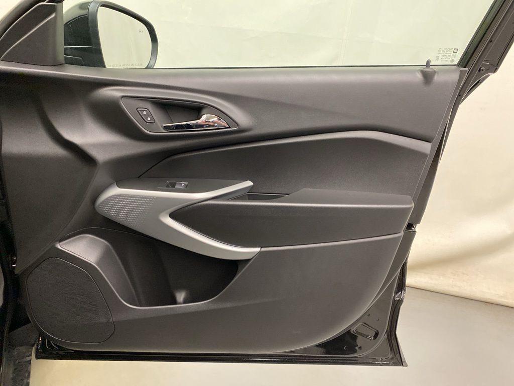 new 2026 Chevrolet Trax car, priced at $25,950