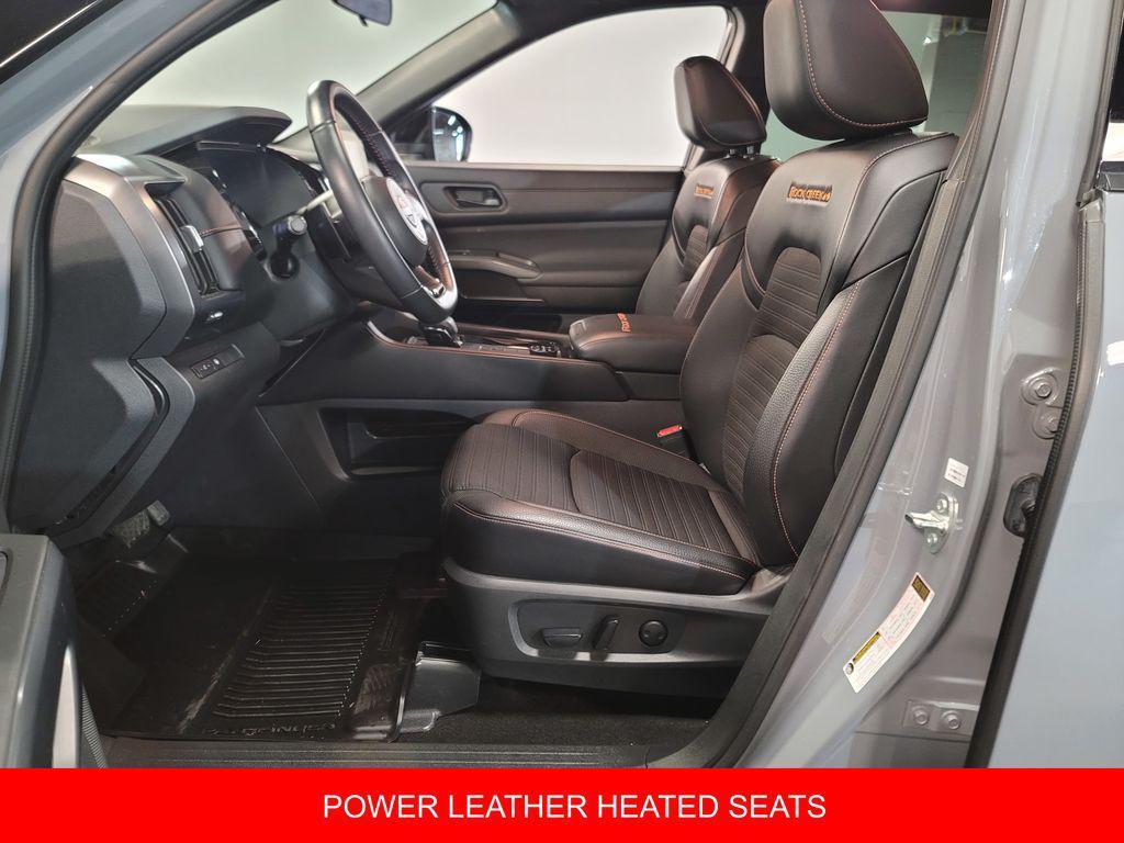 2024 Solid Gray/Super Black Nissan Pathfinder