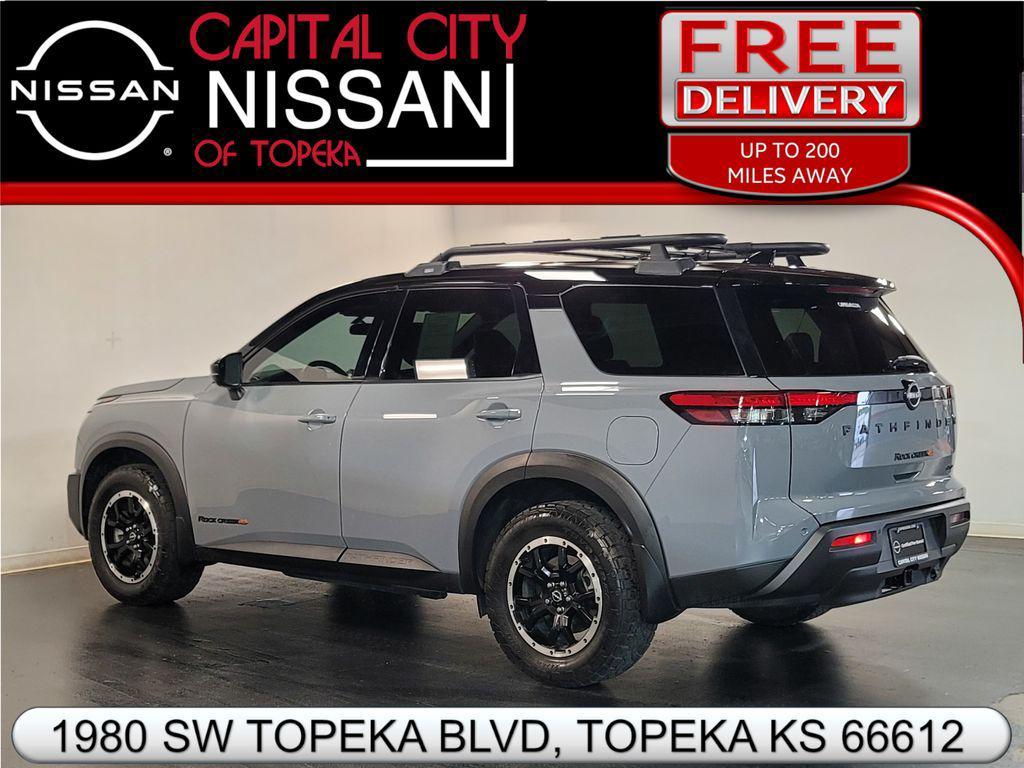 2024 Solid Gray/Super Black Nissan Pathfinder
