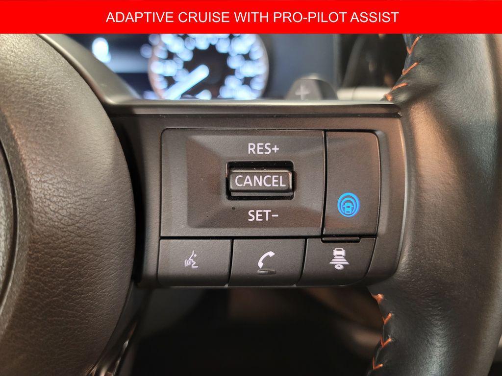 2024 Solid Gray/Super Black Nissan Pathfinder