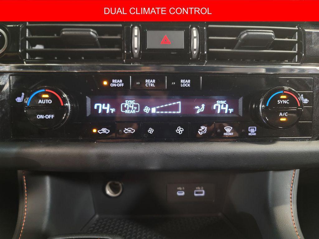 2024 Solid Gray/Super Black Nissan Pathfinder