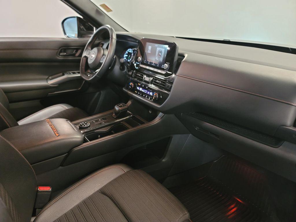 2024 Solid Gray/Super Black Nissan Pathfinder