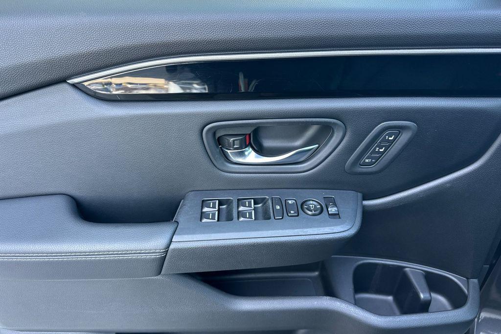 used 2023 Honda Pilot car, priced at $37,980