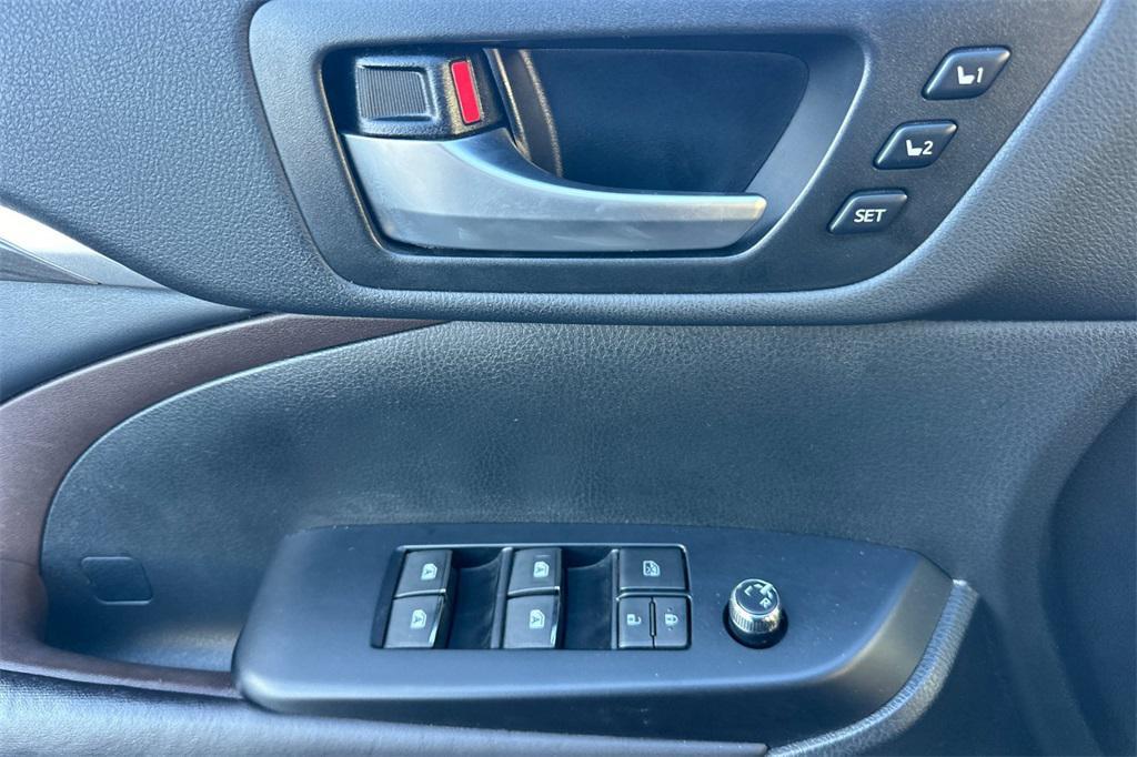 used 2017 Toyota Highlander car, priced at $23,380