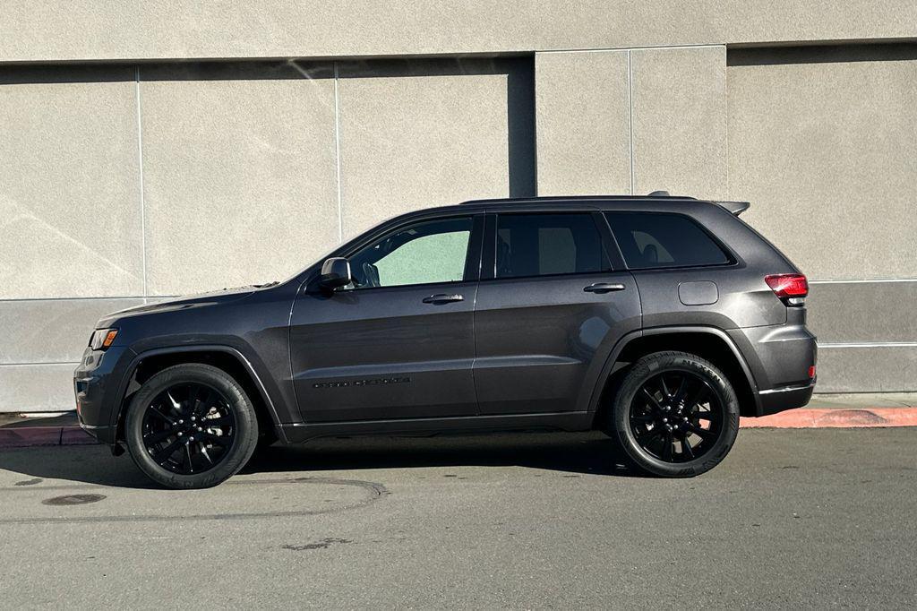 used 2017 Jeep Grand Cherokee car, priced at $16,480