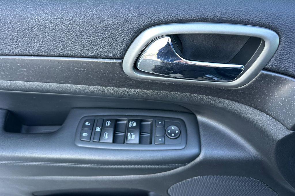 used 2017 Jeep Grand Cherokee car, priced at $16,480