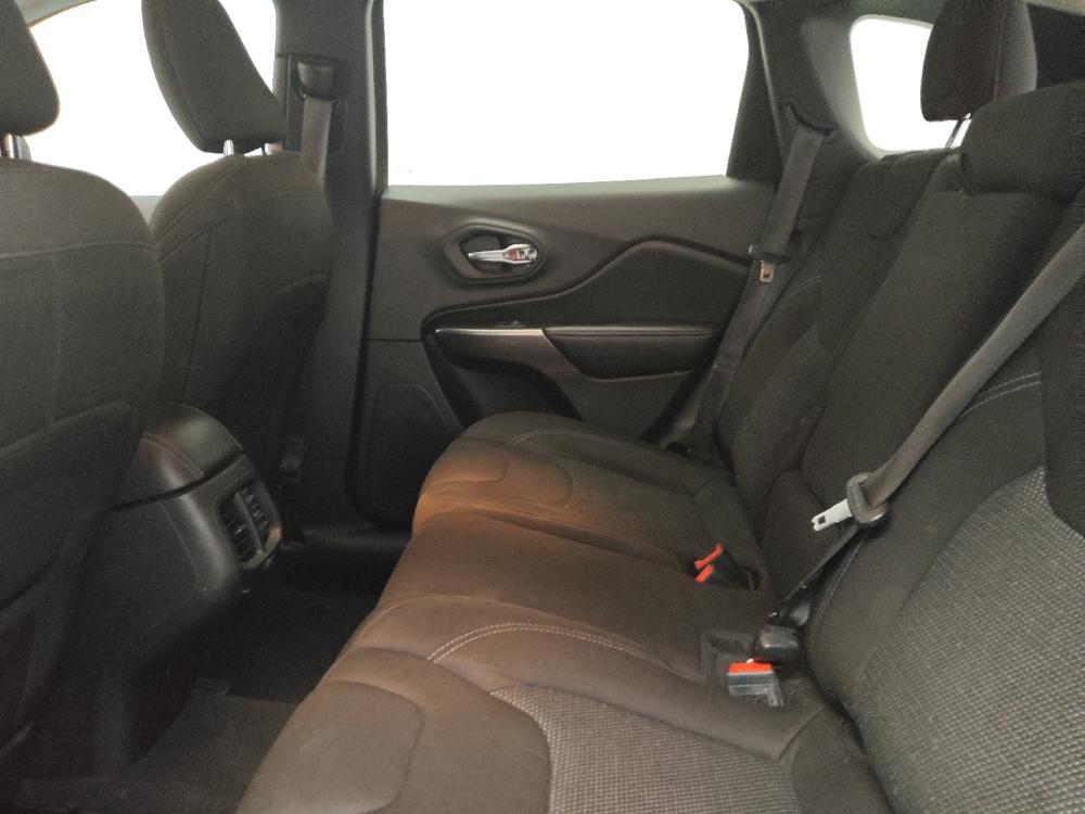 used 2020 Jeep Cherokee car, priced at $16,595