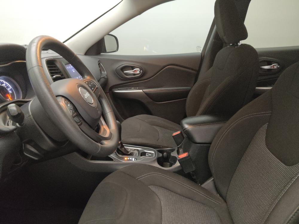 used 2020 Jeep Cherokee car, priced at $16,595