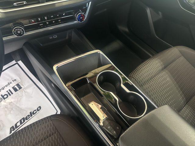 used 2025 Chevrolet Equinox car, priced at $25,299