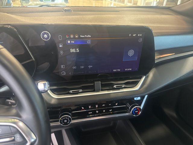 used 2025 Chevrolet Equinox car, priced at $25,299