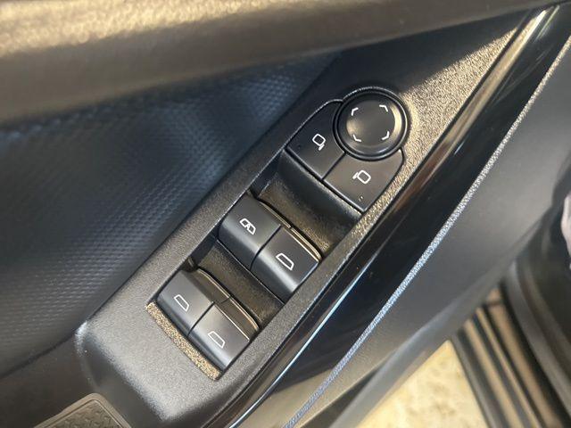 used 2025 Chevrolet Equinox car, priced at $25,299