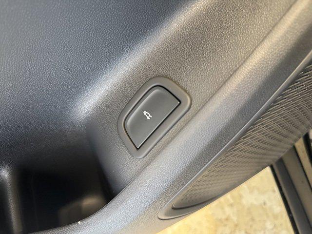 new 2026 Chevrolet Traverse car, priced at $43,640