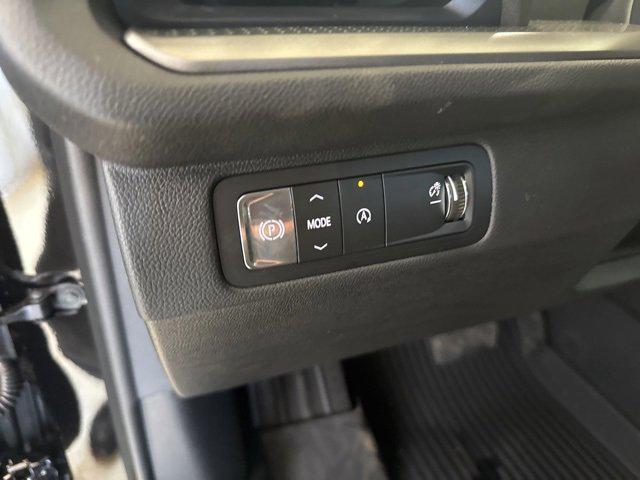 new 2026 Chevrolet Traverse car, priced at $43,640