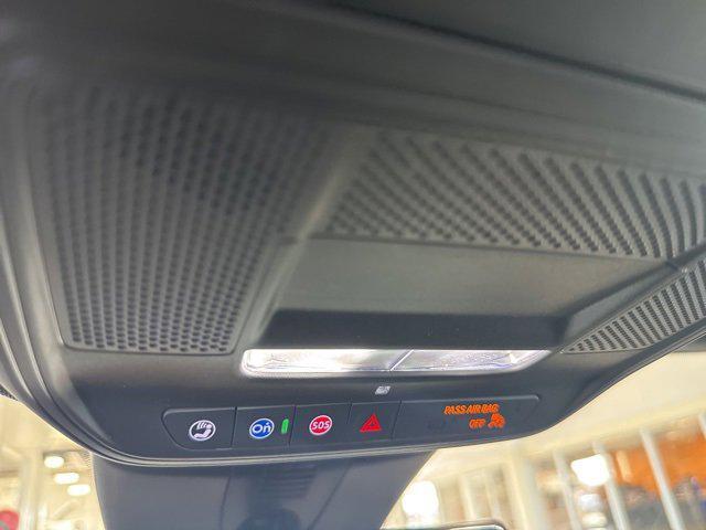 new 2026 Chevrolet Traverse car, priced at $43,640