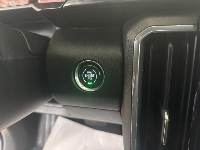 used 2025 GMC Acadia car, priced at $33,991