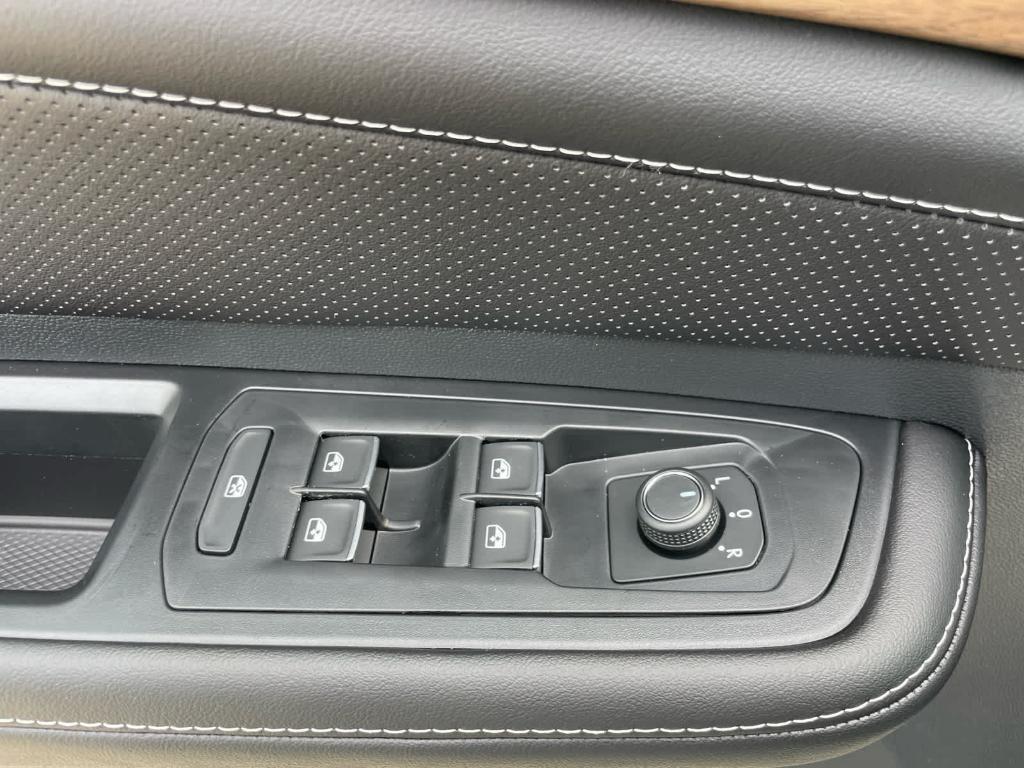 new 2026 Volkswagen Atlas car, priced at $47,756