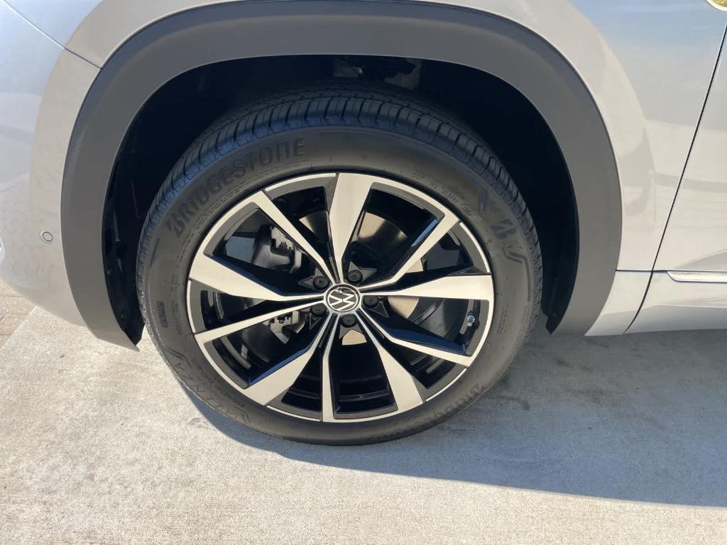 new 2026 Volkswagen Atlas car, priced at $53,242