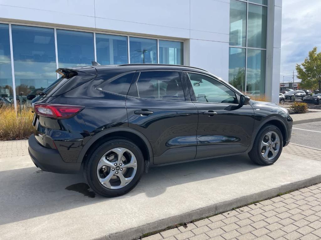 used 2025 Ford Escape car, priced at $25,044