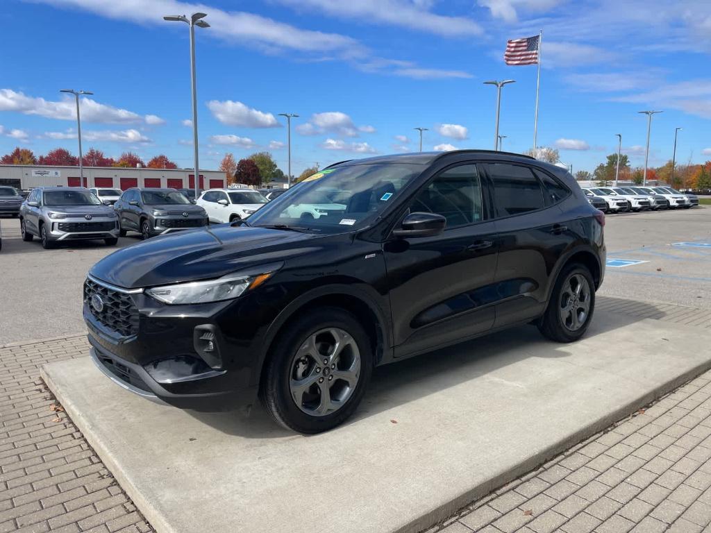 used 2025 Ford Escape car, priced at $25,044