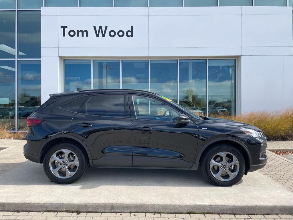 used 2025 Ford Escape car, priced at $25,044
