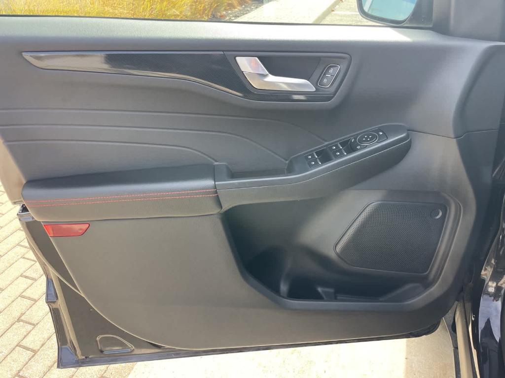 used 2025 Ford Escape car, priced at $25,044