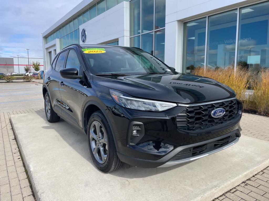 used 2025 Ford Escape car, priced at $25,044