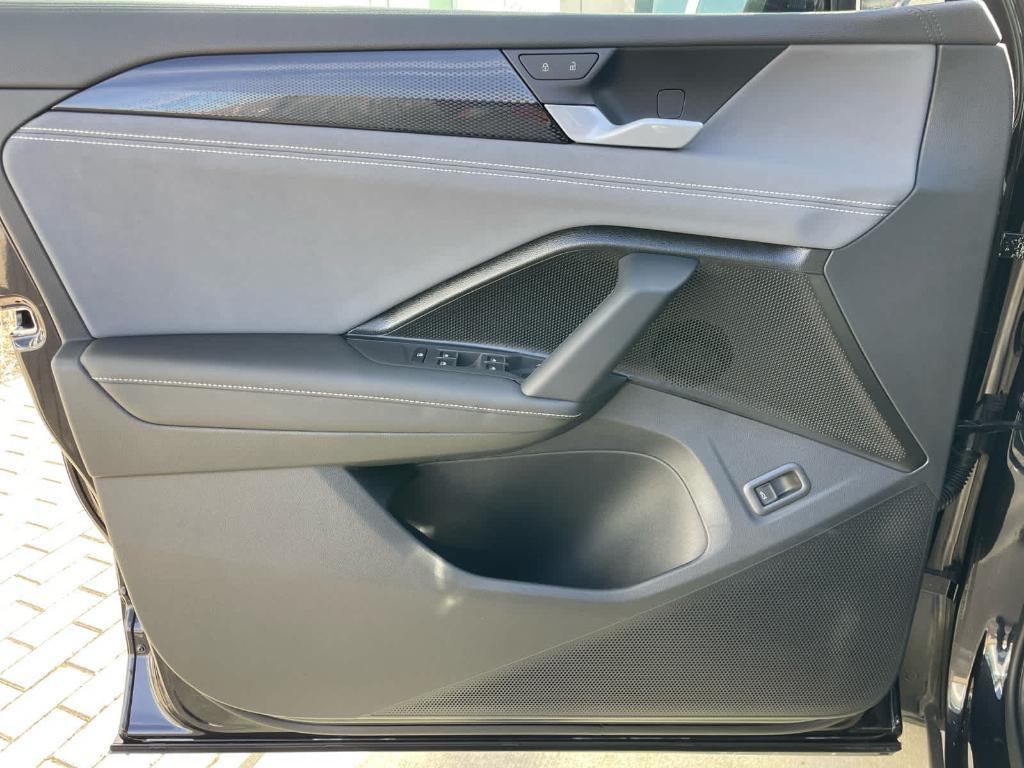 new 2026 Volkswagen Tiguan car, priced at $37,653