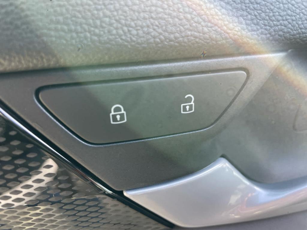 new 2026 Volkswagen Tiguan car, priced at $37,653