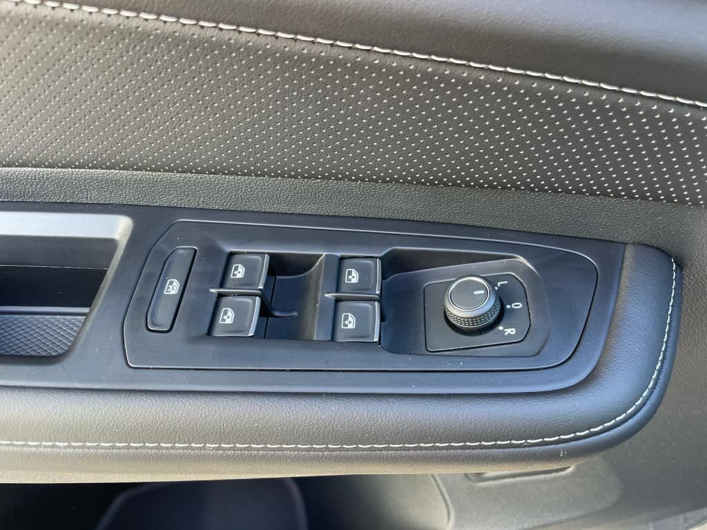 new 2025 Volkswagen Atlas Cross Sport car, priced at $46,536