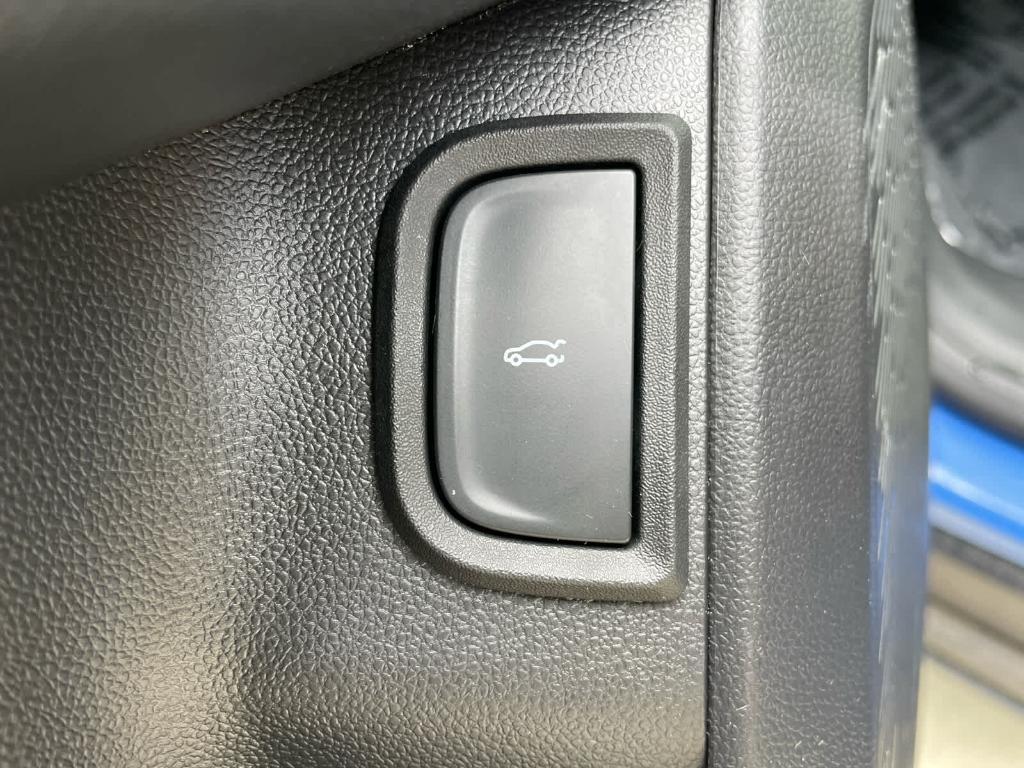 used 2025 Chevrolet Equinox car, priced at $28,250