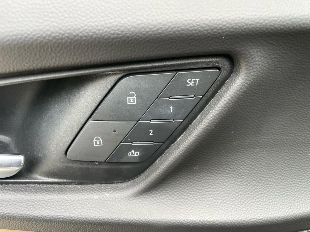 used 2025 Chevrolet Equinox car, priced at $28,250