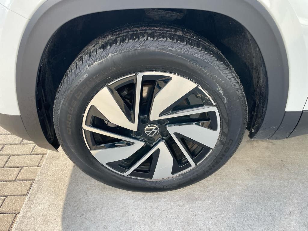 used 2025 Volkswagen Atlas car, priced at $31,846