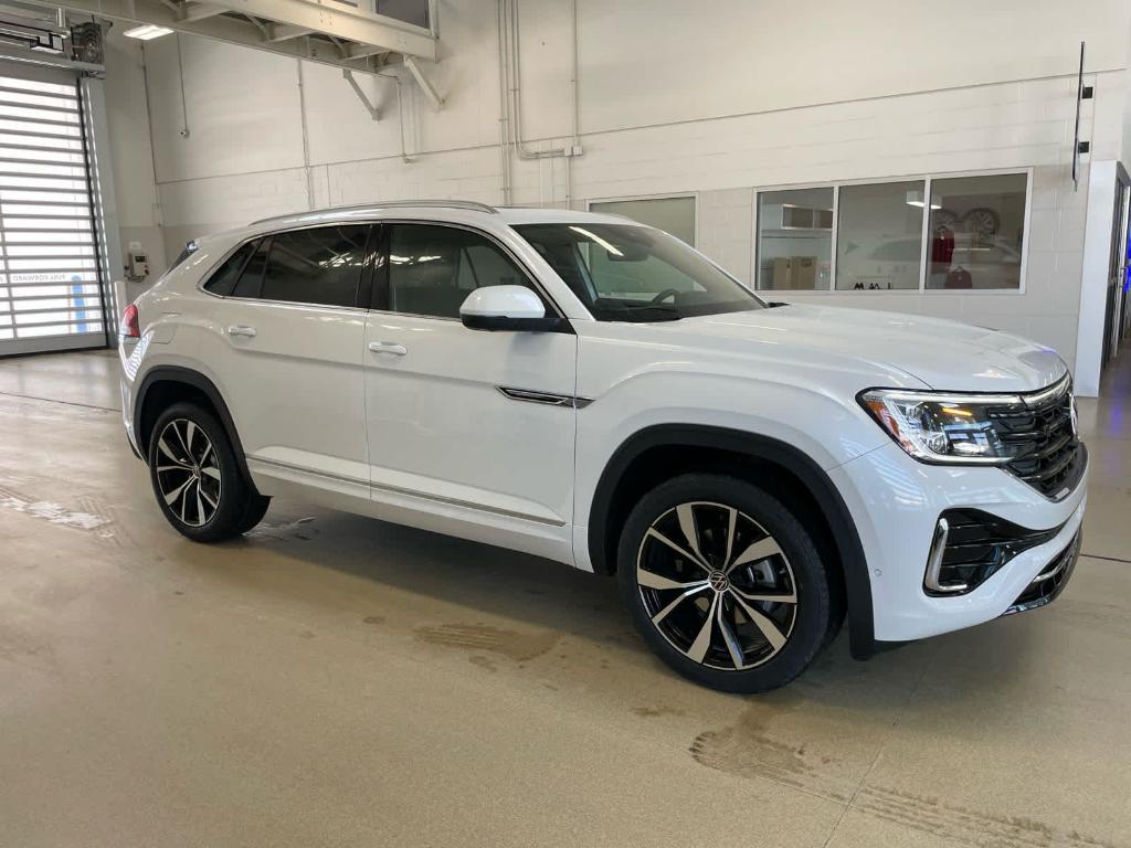 new 2026 Volkswagen Atlas Cross Sport car, priced at $51,570