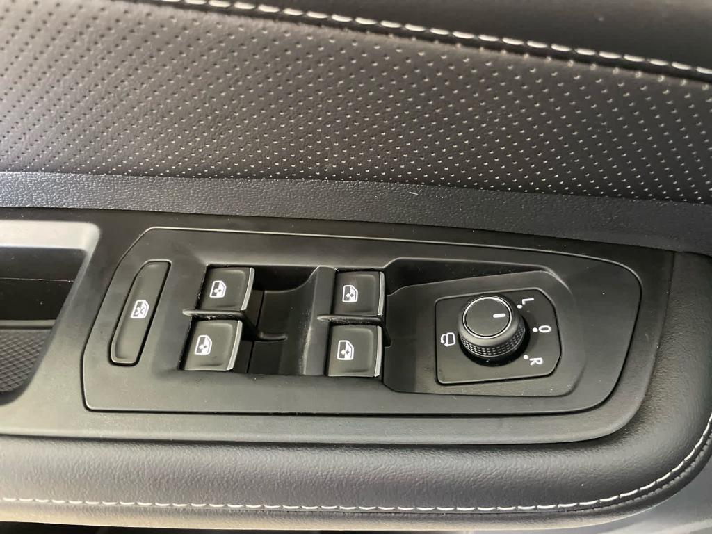 new 2026 Volkswagen Atlas Cross Sport car, priced at $51,570