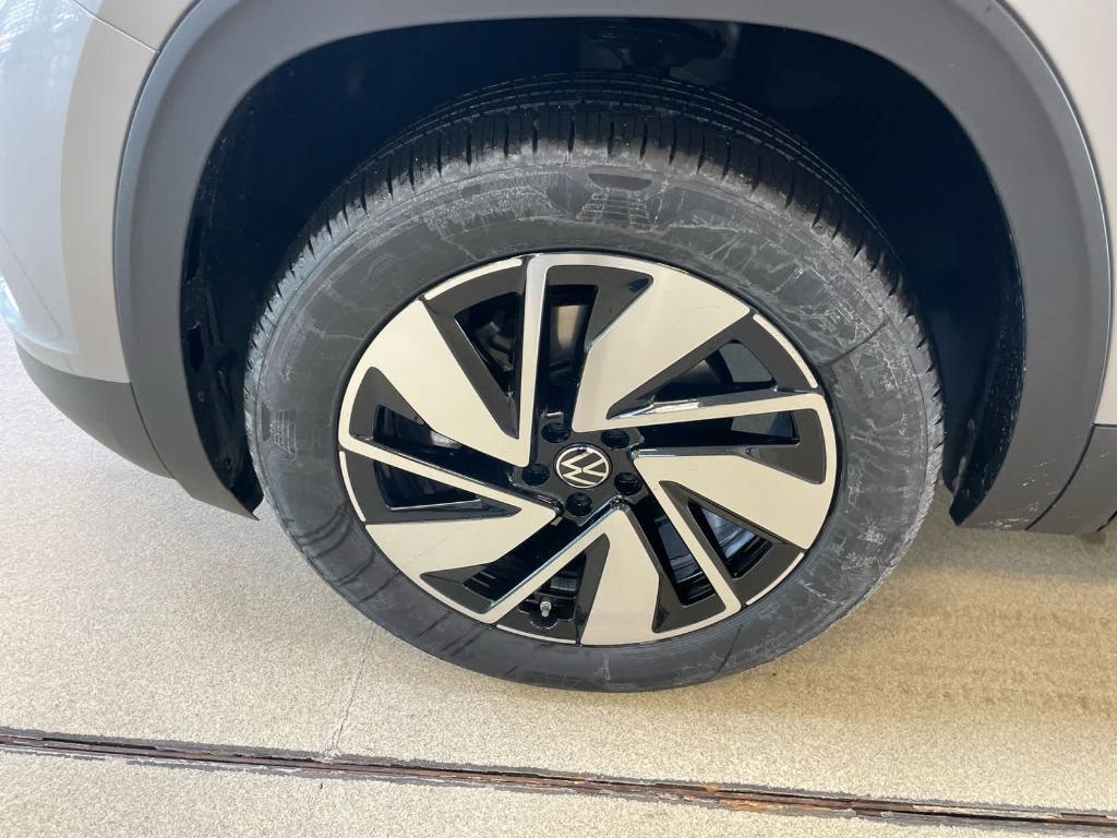 new 2026 Volkswagen Atlas car, priced at $46,197